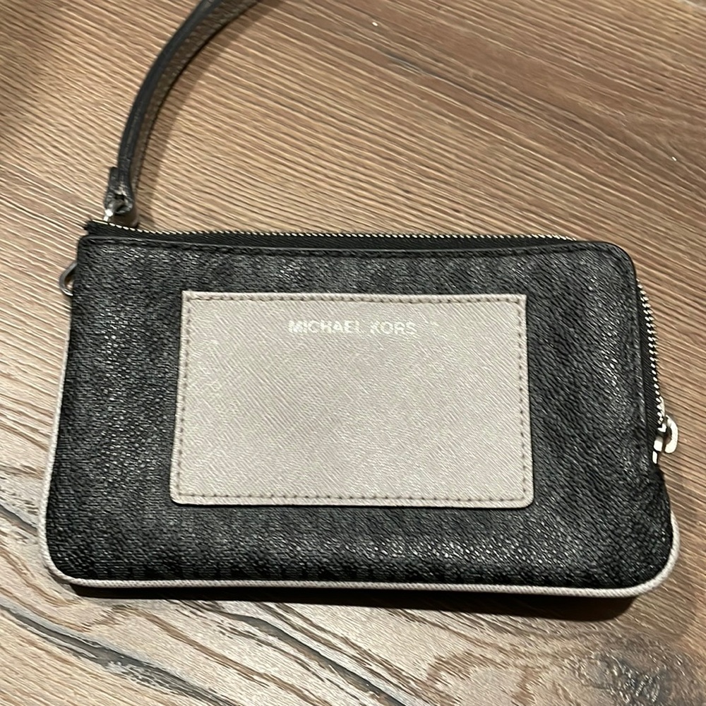 Michael Kors Wristlet